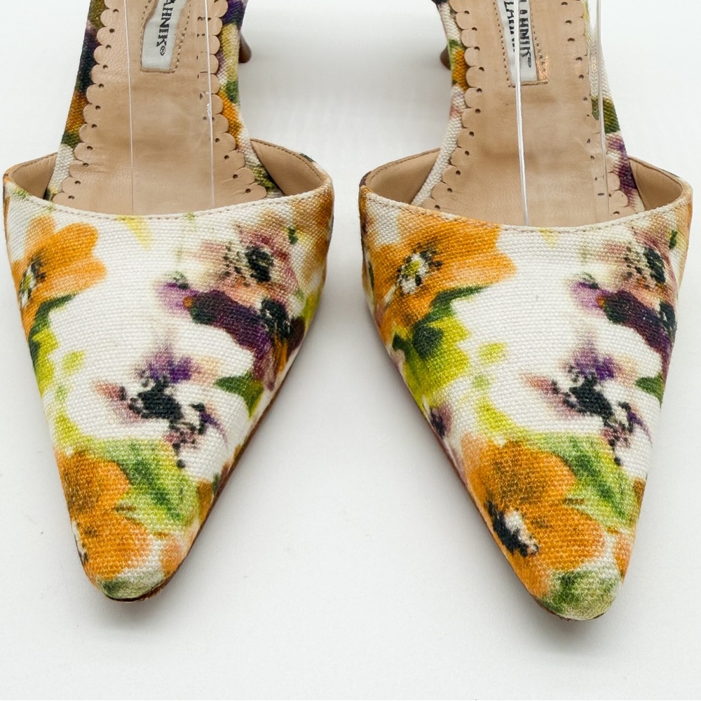 Manolo Blahnik Vintage Floral Canvas Slingback Kitten Heel Pumps EU 37.5 US 7.5 - Picture 11 of 14